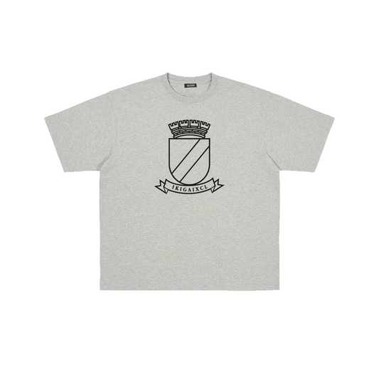 DROP X TSHIRT IKIGAI ESCUDO - GRIS MELANGE